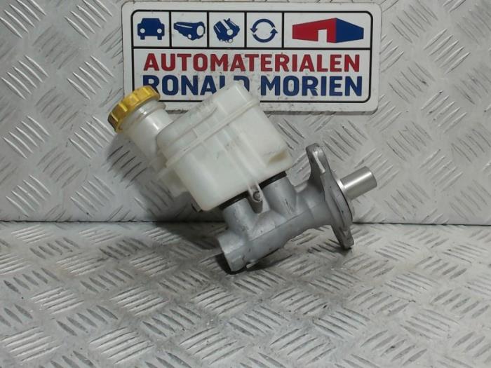 Master cylinder from a Ford Ka II 1.2 2013