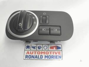 Usados Interruptor de luz Landrover Range Rover Sport (LS) 3.0 S TDV6 Precio € 45,00 Norma de margen ofrecido por Automaterialen Ronald Morien B.V.