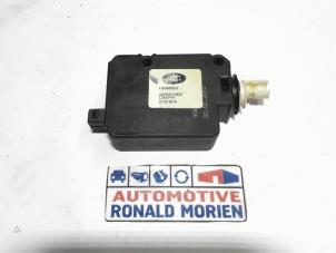 Used Tank flap lock motor Landrover Range Rover Sport (LS) 3.0 S TDV6 Price € 15,00 Margin scheme offered by Automaterialen Ronald Morien B.V.