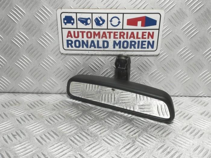 Używane Lusterko wewnetrzne Landrover Range Rover Sport (LS) 3.0 S TDV6 Cena € 49,00 Procedura marży oferowane przez Automaterialen Ronald Morien B.V.