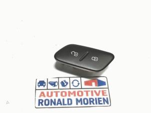 Usagé Fermeture centralisée Volkswagen Polo V (6R) 1.2 TSI Prix € 10,00 Règlement à la marge proposé par Automaterialen Ronald Morien B.V.