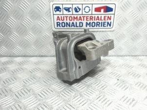 Used Engine mount Volkswagen Golf VII (AUA) 1.6 TDI BlueMotion 16V Price € 25,00 Inclusive VAT offered by Automaterialen Ronald Morien B.V.