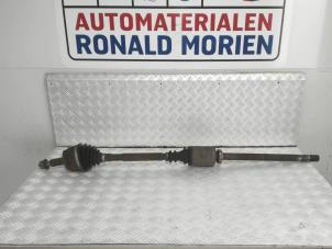 Used Front drive shaft, right Opel Movano 2.5 CDTI Price € 95,00 Margin scheme offered by Automaterialen Ronald Morien B.V.