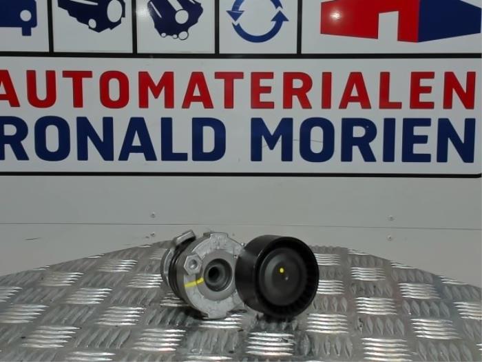 Nuevos Tensor correa múltiple Renault Megane IV Grand Coupe (RFBL) 1.2 Energy TCE 130 Precio € 25,00 IVA incluido ofrecido por Automaterialen Ronald Morien B.V.