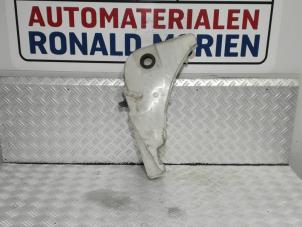 Usados Depósito de lavaparabrisas delante Audi S7 Sportback (4GA/4GF) 4.0 V8 TFSI Precio € 19,00 IVA incluido ofrecido por Automaterialen Ronald Morien B.V.