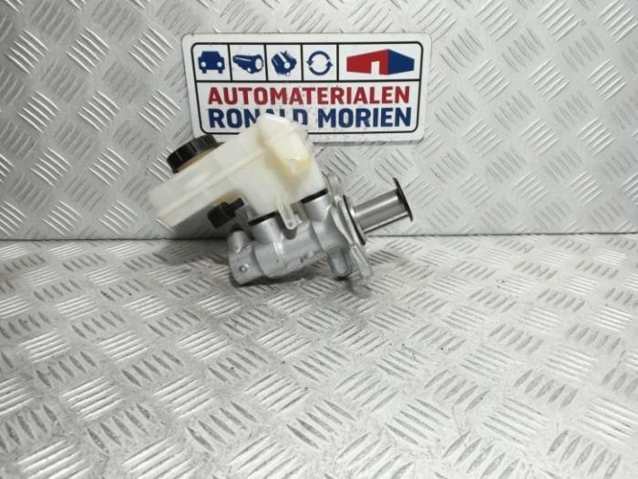Cylindre de frein principal d'un Volkswagen Golf VII (AUA) 1.6 TDI BlueMotion 16V 2016