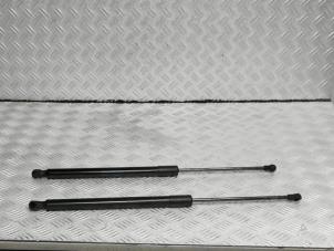 Used Set of tailgate gas struts Volkswagen Golf VII (AUA) 1.6 TDI BlueMotion 16V Price € 30,00 Inclusive VAT offered by Automaterialen Ronald Morien B.V.