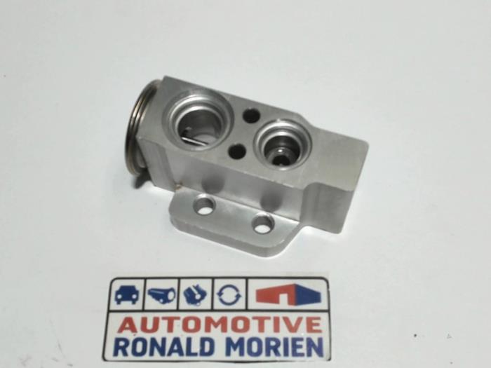 Usagé Valve d'expansion clim Audi A6 Avant (C7) 3.0 TDI V6 24V biturbo Quattro Prix € 25,00 Règlement à la marge proposé par Automaterialen Ronald Morien B.V.