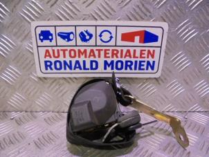 Używane Pas bezpieczenstwa prawy tyl Volkswagen Corrado 2.0 16V Cena € 49,00 Procedura marży oferowane przez Automaterialen Ronald Morien B.V.