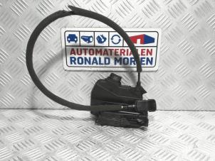 Used Door lock mechanism 2-door, right Smart Fortwo Coupé (453.3) 1.0 12V Price € 49,00 Margin scheme offered by Automaterialen Ronald Morien B.V.