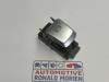 Parking brake switch from a Mercedes C Estate (S205), 2014 C-43 AMG 3.0 V6 24V Turbo 4-Matic, Combi/o, Petrol, 2.996cc, 270kW (367pk), 4x4, M276823, 2016-04 / 2018-05, 205.264 2017