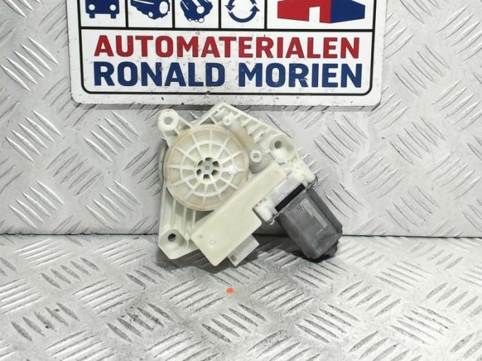Usados Motor de ventanilla de puerta Mercedes C Estate (S205) C-43 AMG 3.0 V6 24V Turbo 4-Matic Precio € 35,00 Norma de margen ofrecido por Automaterialen Ronald Morien B.V.