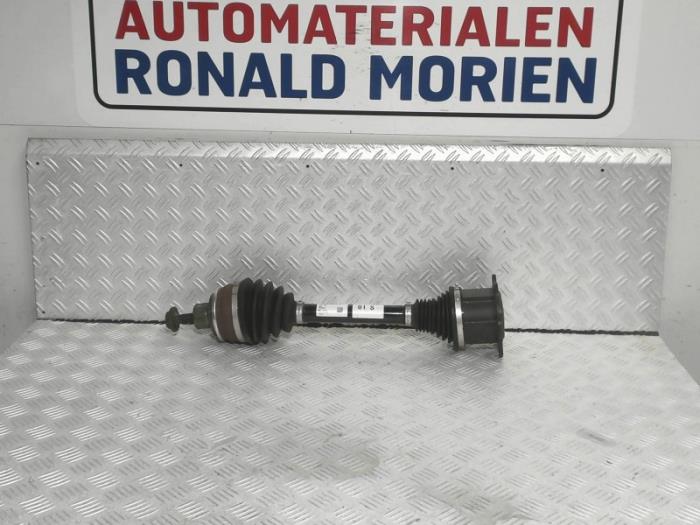 Used Front drive shaft, left Audi e-tron Sportback (GEA) 55 Price € 149,00 Inclusive VAT offered by Automaterialen Ronald Morien B.V.