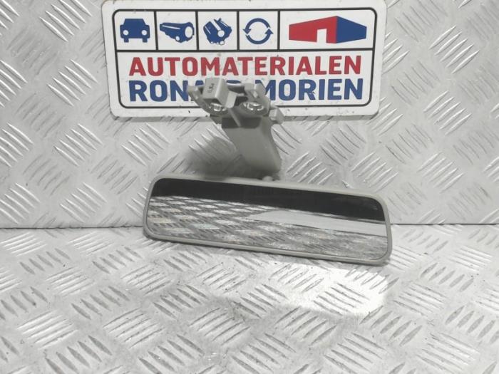 Używane Lusterko wewnetrzne Peugeot iOn iOn Cena € 15,00 Procedura marży oferowane przez Automaterialen Ronald Morien B.V.