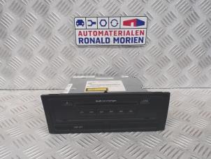 Used CD changer Audi A4 (B8) 2.0 TDI 16V Price € 99,00 Margin scheme offered by Automaterialen Ronald Morien B.V.