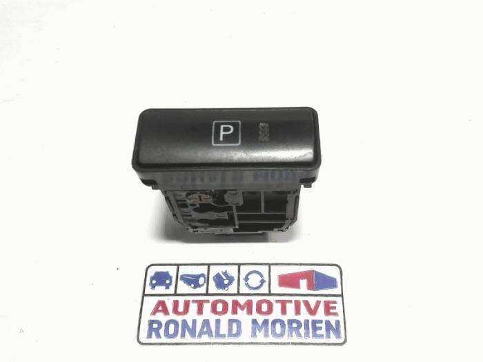 Gebrauchte Handbremse Schalter Toyota Prius (NHW20) 1.5 16V Preis € 10,00 Margenregelung angeboten von Automaterialen Ronald Morien B.V.