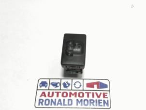Used AIH headlight switch Toyota Prius (NHW20) 1.5 16V Price € 10,00 Margin scheme offered by Automaterialen Ronald Morien B.V.