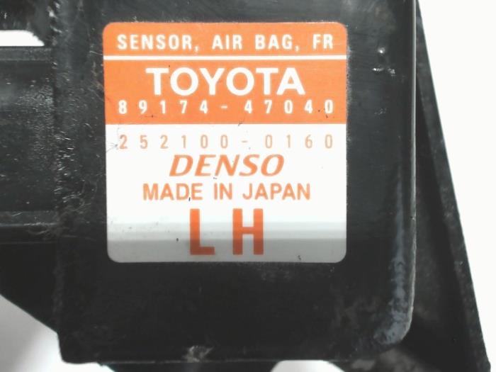 Airbag sensor from a Toyota Prius (NHW20) 1.5 16V 2006