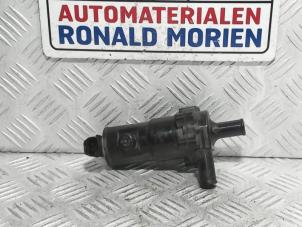 Usados Bomba de agua adicional Toyota Prius (NHW20) 1.5 16V Precio € 35,00 Norma de margen ofrecido por Automaterialen Ronald Morien B.V.
