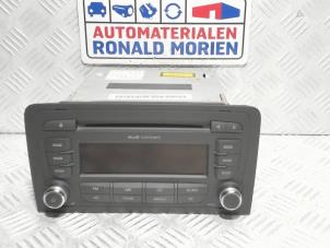 Used Radio CD player Audi A3 Sportback (8PA) 1.6 FSI 16V Price € 75,00 Margin scheme offered by Automaterialen Ronald Morien B.V.