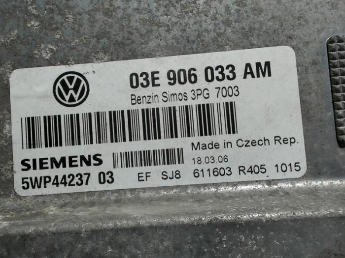 Engine management computer from a Seat Ibiza III (6L1) 1.2 12V 2006
