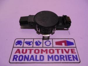 Usados Sensor de lluvia Audi A3 Sportback (8VA/8VF) 1.6 TDI 16V Precio € 49,00 Norma de margen ofrecido por Automaterialen Ronald Morien B.V.