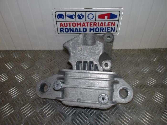 Used Engine mount Ford Focus 4 1.0 Ti-VCT EcoBoost 12V 125 Price € 75,00 Inclusive VAT offered by Automaterialen Ronald Morien B.V.