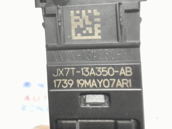 Interruptor de luz de pánico de un Ford Focus 4 1.0 Ti-VCT EcoBoost 12V 125 2019