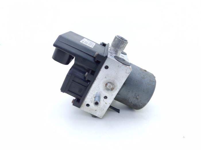 Usagé Bloc ABS Alfa Romeo 147 (937) 1.9 JTD 100 Prix € 65,00 Règlement à la marge proposé par Automaterialen Ronald Morien B.V.