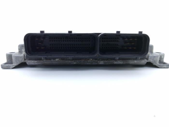 Engine management computer from a Alfa Romeo 147 (937) 1.9 JTD 100 2003