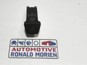 Used Panic lighting switch Ford Focus 4 1.5 EcoBlue 120 Price € 9,99 Inclusive VAT offered by Automaterialen Ronald Morien B.V.