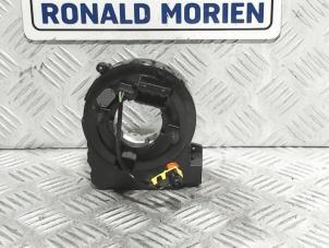 Używane Przewód spiralny poduszki powietrznej Ford Focus 4 1.5 EcoBlue 120 Cena € 34,99 Z VAT oferowane przez Automaterialen Ronald Morien B.V.