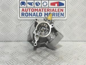 Używane Pompa prózniowa (benzyna) Volkswagen Scirocco (137/13AD) 2.0 TSI 16V Cena € 75,00 Procedura marży oferowane przez Automaterialen Ronald Morien B.V.