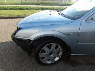 Used Front wing, left Ford Mondeo III 2.0 16V Price € 45,00 Margin scheme offered by Automaterialen Ronald Morien B.V.