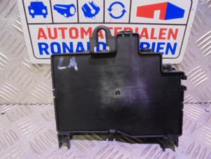 Used Fuse box Volkswagen Phaeton (3D) 3.2 V6 30V 4Motion Price € 25,00 Margin scheme offered by Automaterialen Ronald Morien B.V.