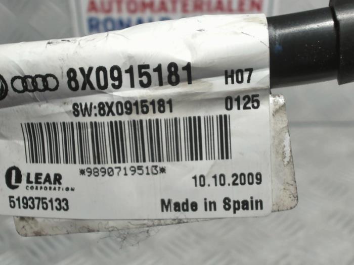 Module de contrôle de batterie d'un Audi A5 Cabrio (8F7) 2.0 TDI 16V 2010
