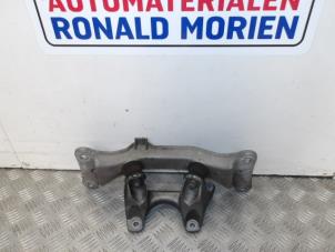 Used Gearbox mount BMW 3 serie (E90) 320i 16V Price € 25,00 Margin scheme offered by Automaterialen Ronald Morien B.V.