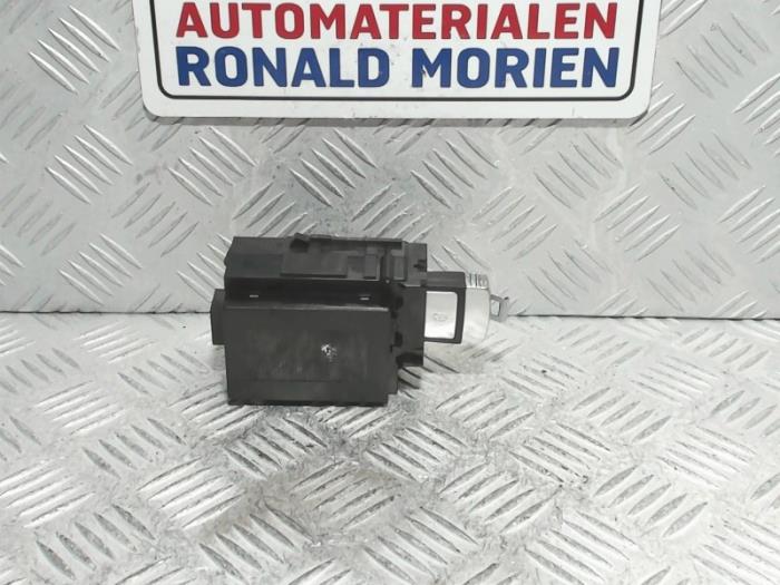 Serrure de contact + clé d'un Volkswagen Passat CC (357) 2.0 TDI 16V 170 2009