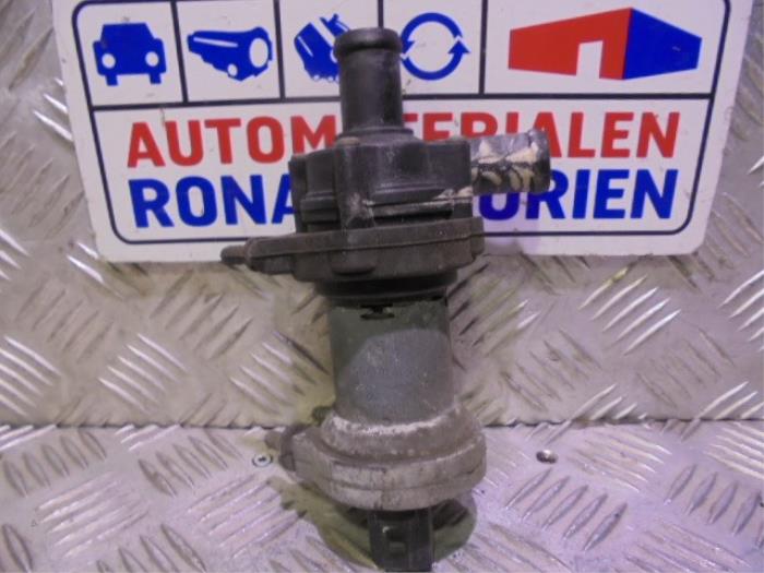 Begagnade Extra vattenpump Volkswagen Phaeton (3D) 3.2 V6 30V 4Motion Pris € 25,00 Marginaltabell erbjuds av Automaterialen Ronald Morien B.V.