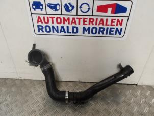 Używane Rura chlodnicy miedzystopniowej Peugeot 308 (L3/L8/LB/LH/LP) 1.6 16V THP Cena € 39,00 Procedura marży oferowane przez Automaterialen Ronald Morien B.V.