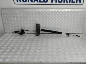 Used Gearbox shift cable Volkswagen Transporter/Caravelle T6 2.0 TDI 150 Price € 45,00 Inclusive VAT offered by Automaterialen Ronald Morien B.V.