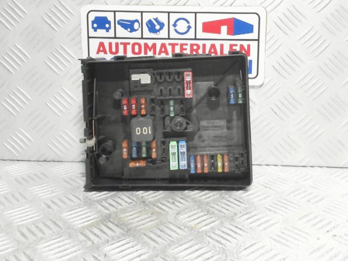 Volkswagen Caddy Fuse boxes stock