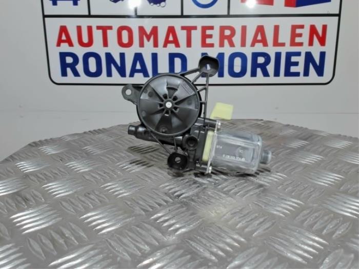 Usados Motor de ventanilla de puerta Audi S3 Sportback (8YA) 2.0 T FSI 16V Precio € 9,99 IVA incluido ofrecido por Automaterialen Ronald Morien B.V.