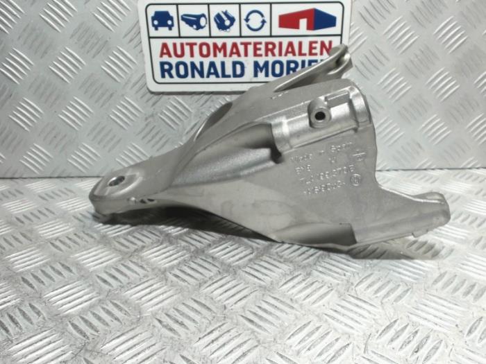 Used Engine mount Volkswagen Transporter/Caravelle T6 2.0 TDI Price € 59,00 Inclusive VAT offered by Automaterialen Ronald Morien B.V.