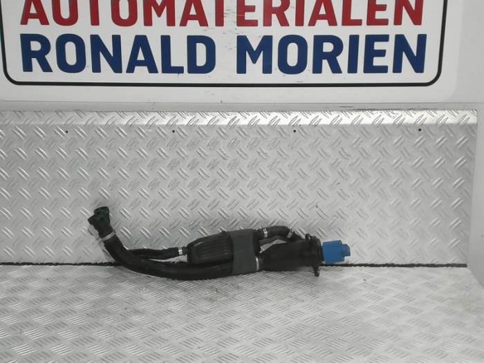 Gebrauchte Füllrohr adbluetank Volkswagen Transporter/Caravelle T6 2.0 TDI Preis € 54,45 Mit Mehrwertsteuer angeboten von Automaterialen Ronald Morien B.V.