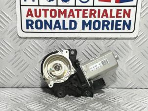 Używane Rygiel drzwi prawy przód Audi A8 (D4) 3.0 TDI V6 24V Quattro Cena € 50,00 Z VAT oferowane przez Automaterialen Ronald Morien B.V.