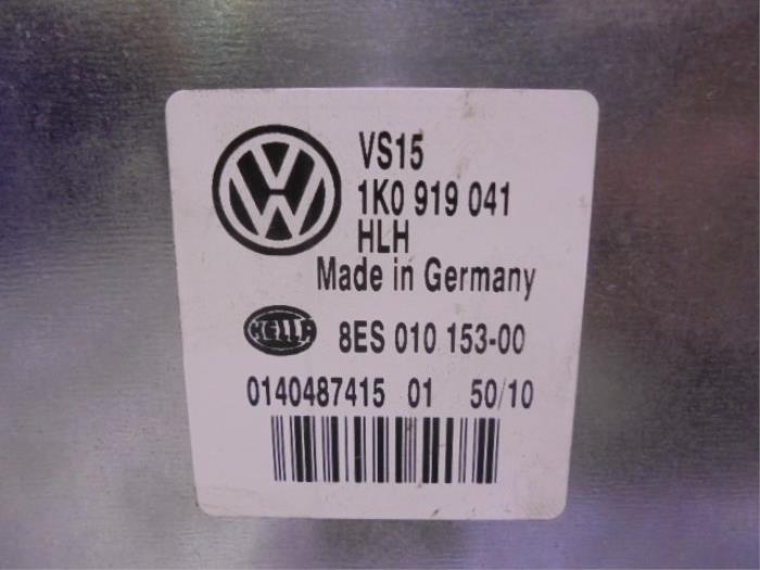 Steuergerät sonstige van een Volkswagen Golf VI Variant (AJ5/1KA) 1.6 TDI 16V 105 2011