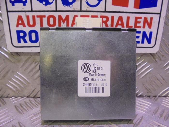 Steuergerät sonstige van een Volkswagen Golf VI Variant (AJ5/1KA) 1.6 TDI 16V 105 2011