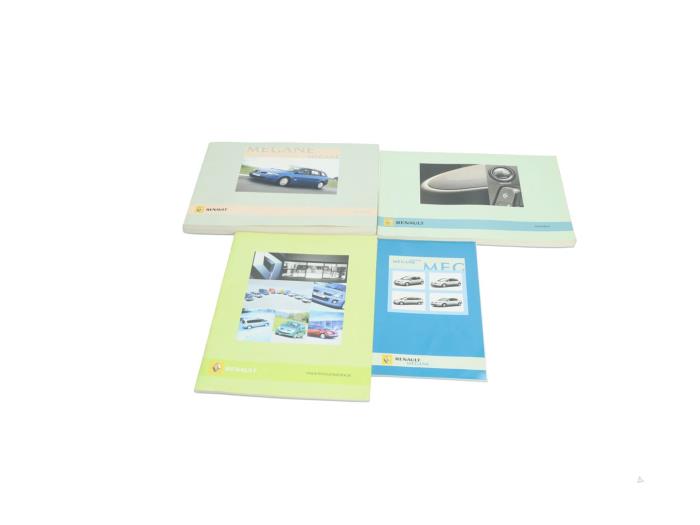 Używane Instrukcja Renault Megane II Grandtour (KM) 1.6 16V Cena € 19,00 Procedura marży oferowane przez Automaterialen Ronald Morien B.V.