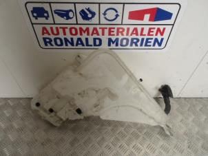 Usagé Réservoir lave-glace avant BMW 1 serie (F20) M135i 3.0 24V Prix € 29,00 Règlement à la marge proposé par Automaterialen Ronald Morien B.V.